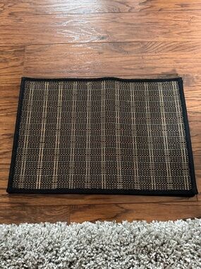 Black and Tan Woven Home Accent Placemat - Unbranded Set of 4